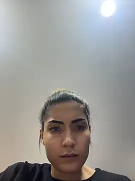 Azure_Reign Show in webcam