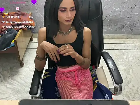 LuvLayla live XXX chat