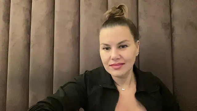 Онлайн чат XXX Falenixa