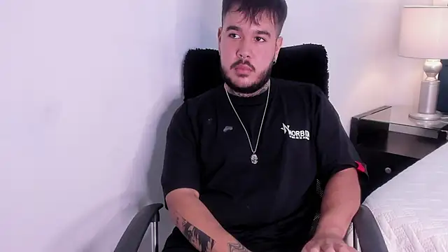 XXX chat uživo modela DanteBlossom