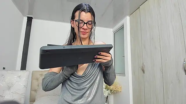 Czat XXX na żywo – pinky_f00x