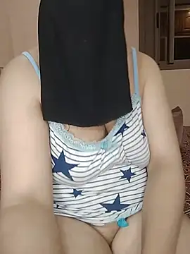 Chat +18 de Laty_123 ao vivo