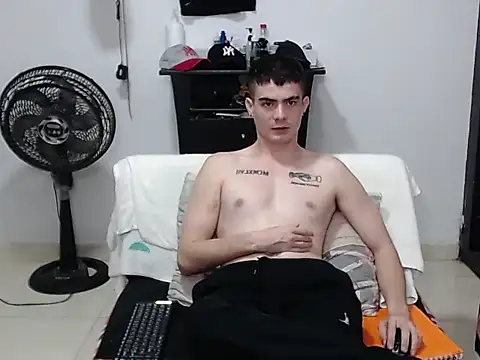 XXX chat uživo modela Zac_Efront