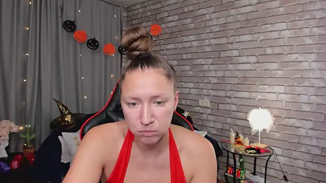 Chat +18 de SarahCoksss ao vivo