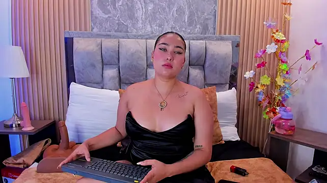Sulay_Kim's Live XXX Chat