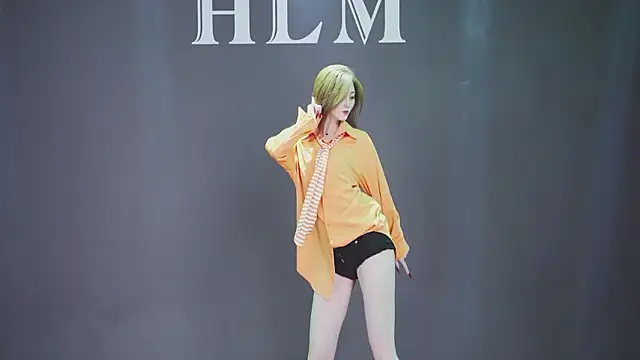 Czat XXX na żywo – HLM-001