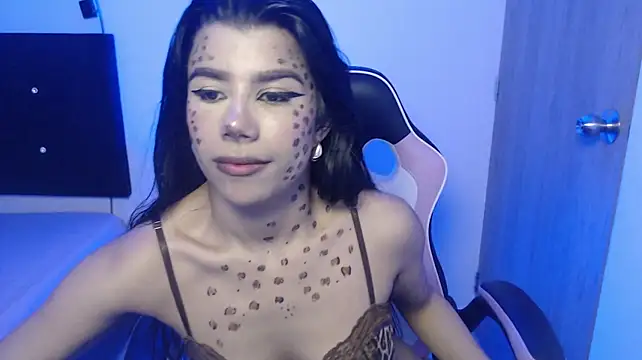 AlejandraScott Adlı Modelin Canlı XXX Sohbeti