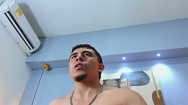 Eross_Santy's Live XXX Chat