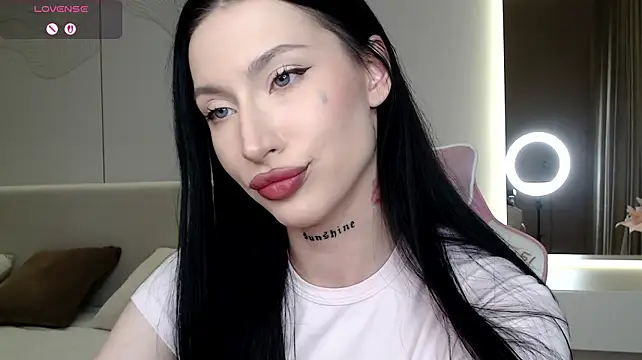 JenniferQueen11 Adlı Modelin Canlı XXX Sohbeti