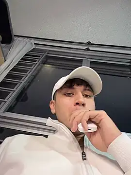 OLIVER_K Live XXX-chat