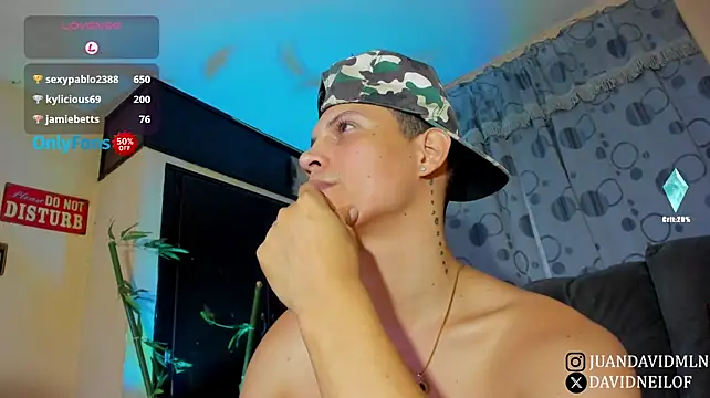 DavidNeill – Naživo XXX chat
