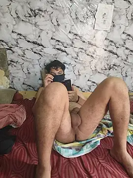DESHICPL69: διαδικτυακό σόου στην κάμερα