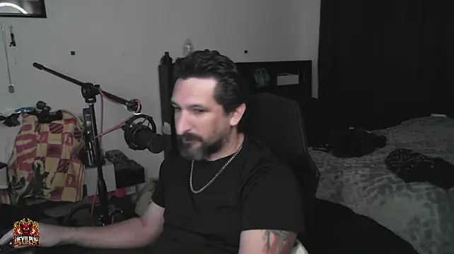 DevilPup75_ Chat XXX in diretta