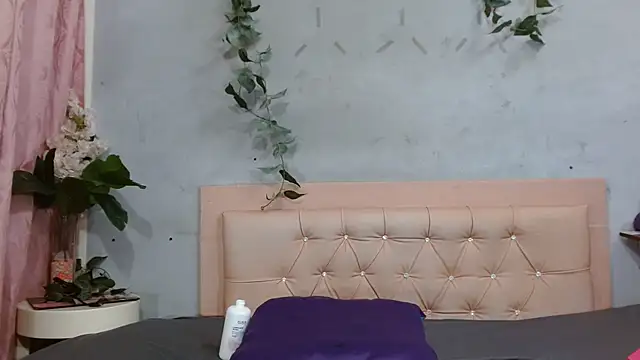 Kylie_Jennerr – Naživo XXX chat