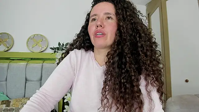Valeria__soler Chat XXX in diretta