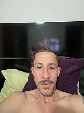 Chatroom XXX en direct de MeladoDiMel