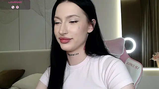 XXX chat uživo modela JenniferQueen11