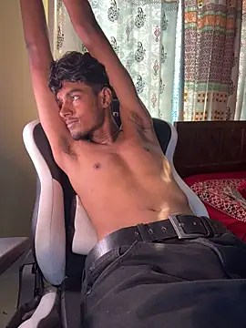 XXX chat uživo modela GunSlay