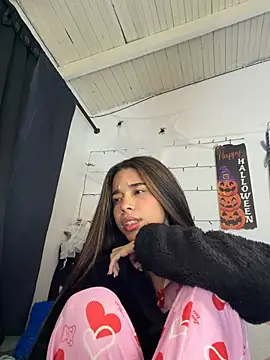 Milleradhara24 live XXX chat