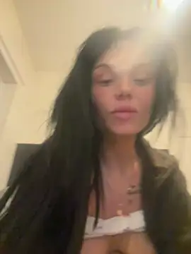FlirtyFoxyxx's Live Chat Room