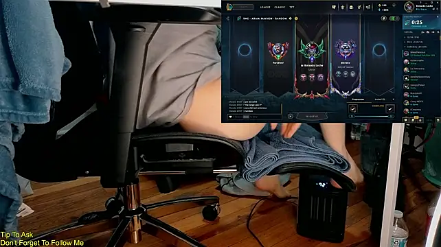 XXX chat uživo modela StickyJoystick