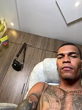 blackboy-strong's Live XXX Chat