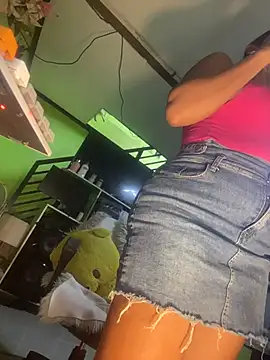 Chat +18 de ASIANMISTRESSSS ao vivo
