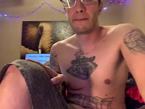 BWCJUICYJOSH's Live XXX Chat
