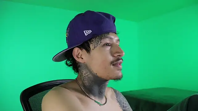 trieone Live XXX-chat
