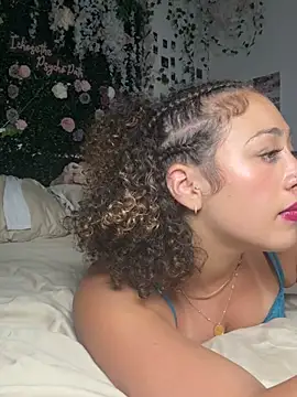 LyraCovee's Live XXX Chat