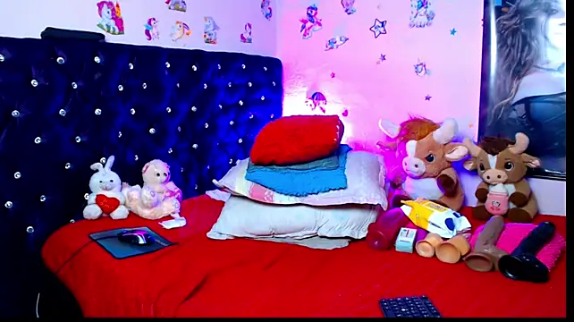 ShantalsSecret Adlı Modelin Canlı XXX Sohbeti