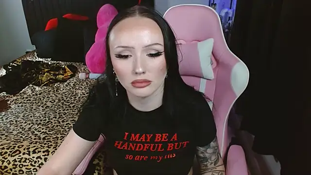 ChampagneMoonXX Adlı Modelin Canlı XXX Sohbeti