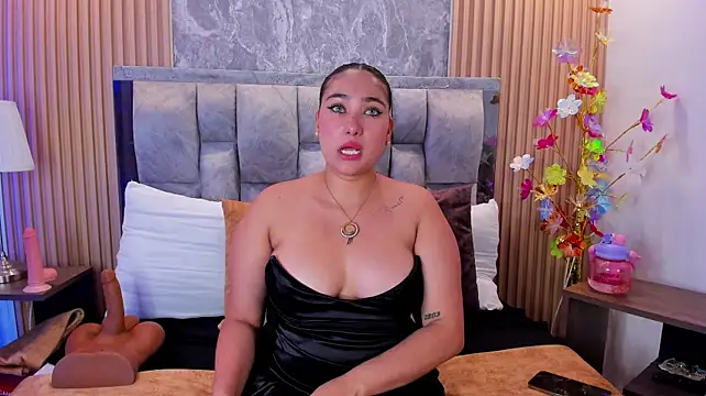 Sulay_Kim's Live XXX Chat