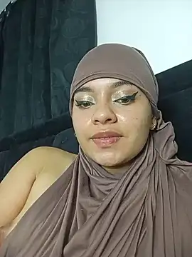 Samira_1 Adlı Modelin Canlı XXX Sohbeti