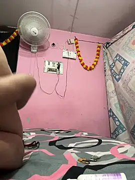 Chat +18 de HotyNishakaur ao vivo