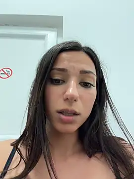 -_MiaQueen_- Webcam show