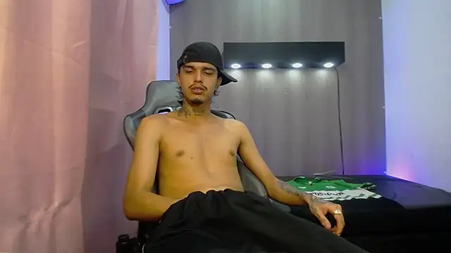 Chat XXX en directo de Tayson_Hot