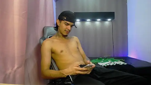 Chat XXX en directo de Tayson_Hot