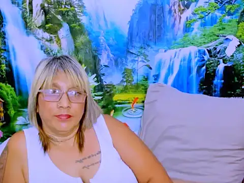 Živý XXX chat indianroxy