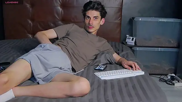 DanielCrush1 Chat XXX in diretta