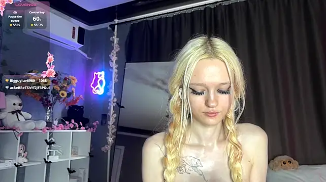 צ'אט XXX בשידור חי של HousedMud