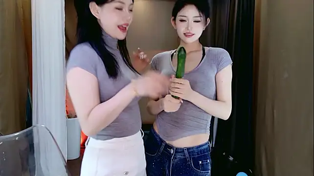 Banana-Milk69 Chat XXX in diretta