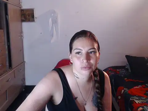 layanafuckass Adlı Modelin Canlı XXX Sohbeti