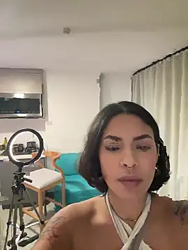 Alice_surprise's Live XXX Chat