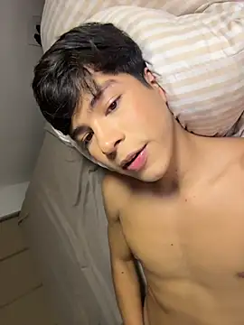 แชท XXX สดของ GoldenBenn