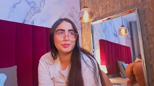 JESSYCORTES élő XXX-chatje