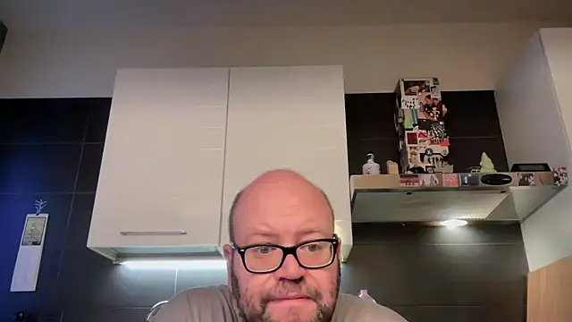 theitalianbear Webcam Show