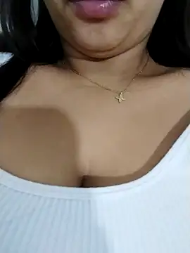 fatineae1 Live XXX-chat