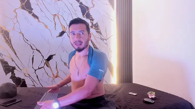 danthewolf's Live XXX Chat