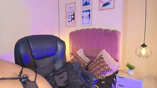 Afroditaa_19 live XXX chat